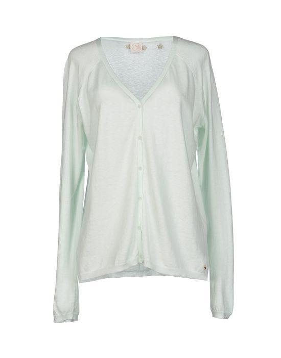   DES PETITS HAUTS