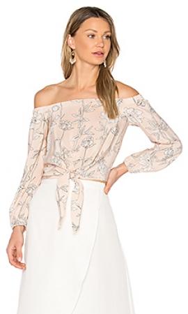 Топ Amanda Uprichard