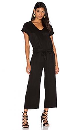 Костюм  - Черный цвет