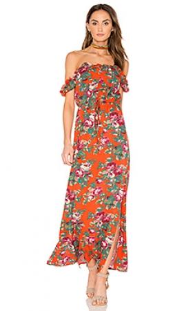 Платье  - Красный цвет