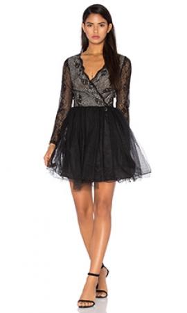 Платье  - Черный цвет