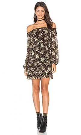 Платье  - Черный цвет