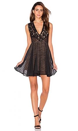 Платье  - Черный цвет