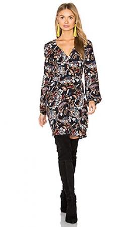 Платье  - Черный цвет