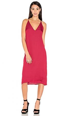 Платье  - Красный цвет