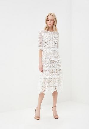 Платье  - белый цвет