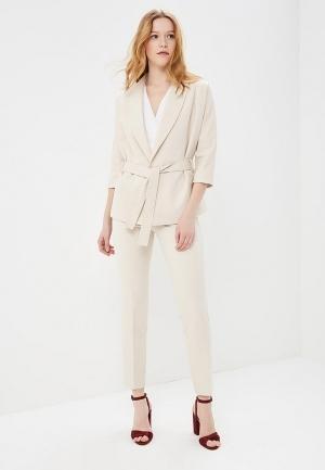 Костюм  - бежевый цвет