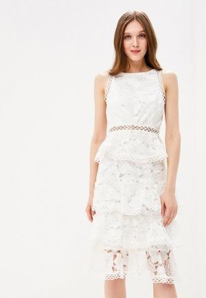 Платье  - белый цвет