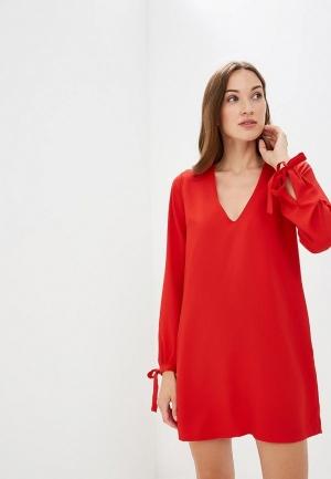 Платье  - красный цвет