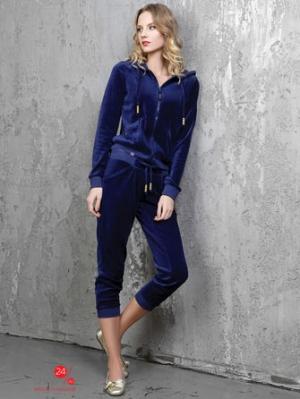 Костюм  - синий цвет