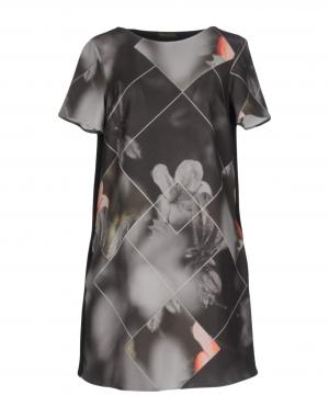 Короткое платье  - Зеленый цвет