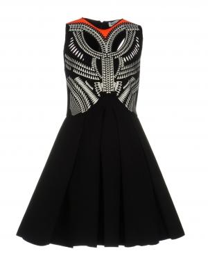 Короткое платье  - Черный цвет