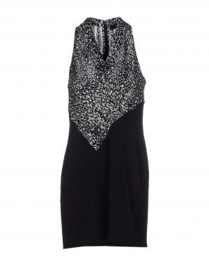 Короткое платье  - Черный цвет