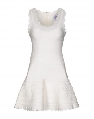 Короткое платье  - Белый цвет