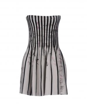 Короткое платье  - Серый цвет