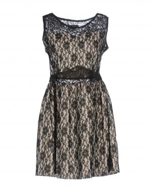 Короткое платье  - Черный цвет
