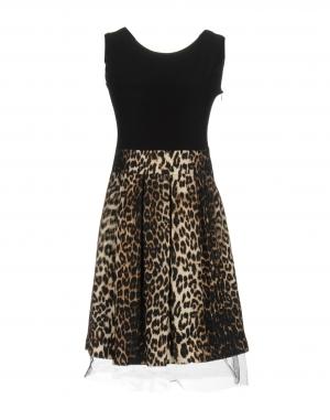 Короткое платье  - Черный цвет