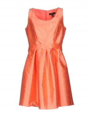 Короткое платье  - Лососево-розовый цвет