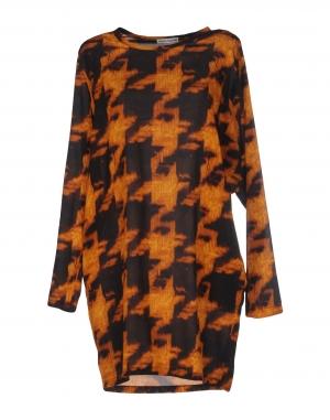 Короткое платье  - Черный цвет