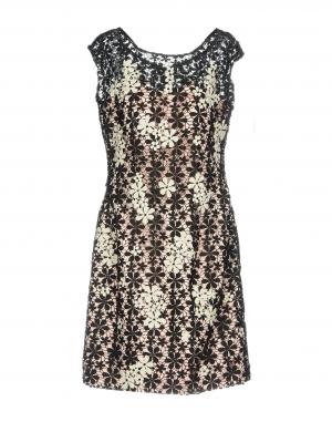 Короткое платье  - Черный цвет