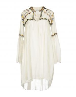 Короткое платье  - Белый цвет