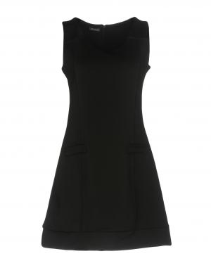 Короткое платье  - Черный цвет