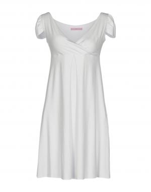 Короткое платье  - Белый цвет