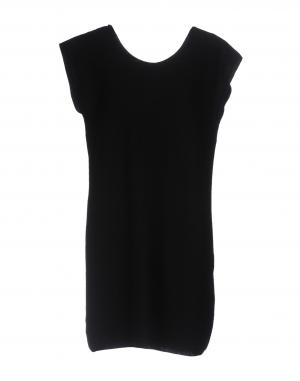 Короткое платье  - Черный цвет