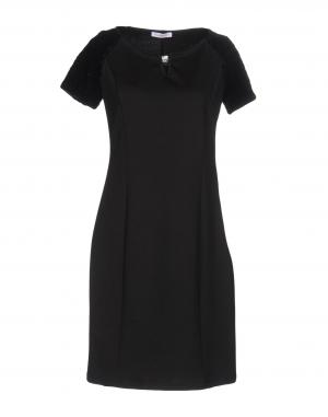 Короткое платье  - Черный цвет