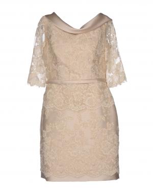 Короткое платье  - Бежевый цвет