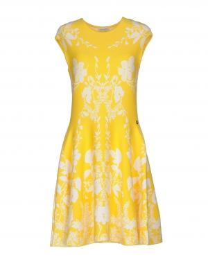 Короткое платье  - Желтый цвет