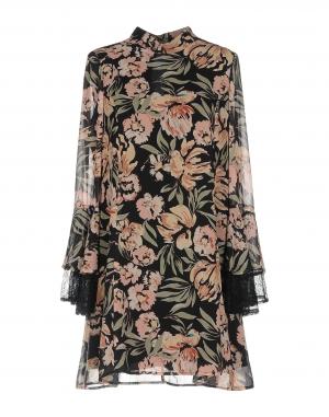 Короткое платье  - Черный цвет