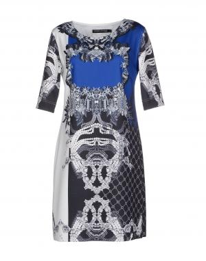 Короткое платье  - Белый цвет