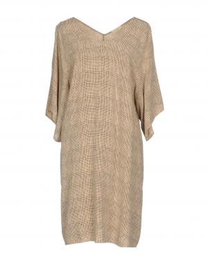 Короткое платье  - Бежевый цвет