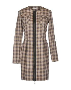 Короткое платье  - Зеленый цвет