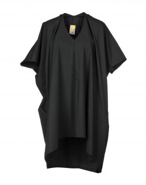 Короткое платье  - Черный цвет