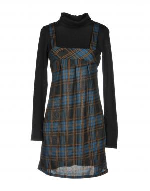 Короткое платье  - Черный цвет