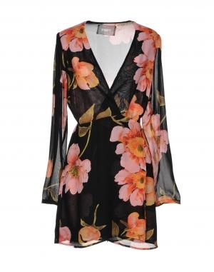 Короткое платье  - Черный цвет