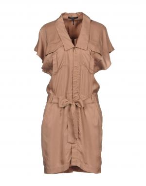 Короткое платье  - Бежевый цвет