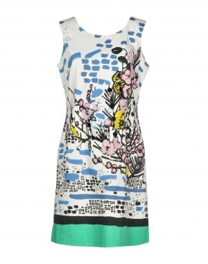 Короткое платье  - Белый цвет