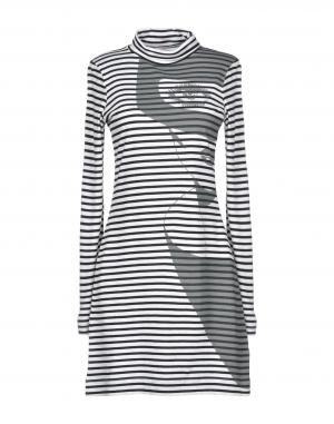 Короткое платье - Белый цвет