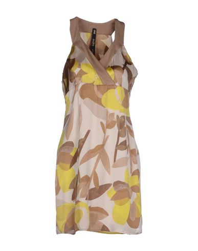 короткое платье  - Бежевый цвет