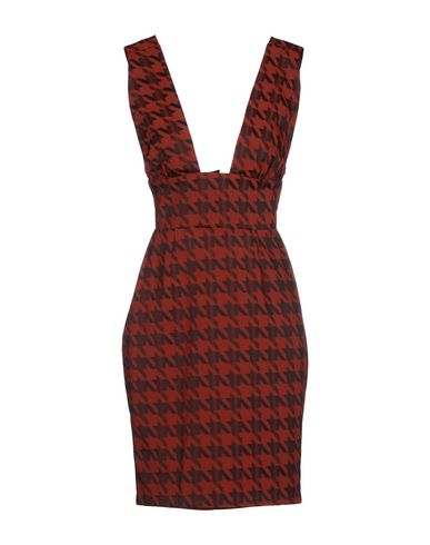 короткое платье  - Красный цвет