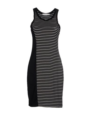 Платье до колена  - Черный цвет