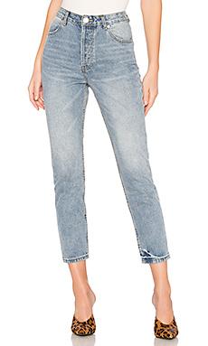 Джинсы by the way.