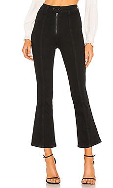 Джинсы by the way.