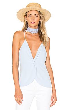 Футболка by the way.