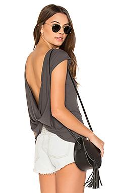 Футболка RVCA