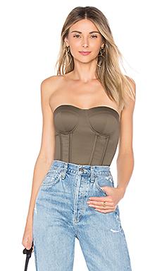 Футболка by the way.