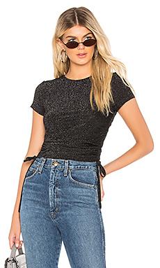 Футболка by the way.